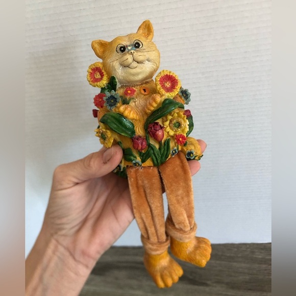 Vtg Orange Cat Figurine with Floral Accents - Picture 4 of 12